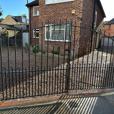 Large 2-Bedroom Maisonette With Free Parking Twickenham Exterior photo